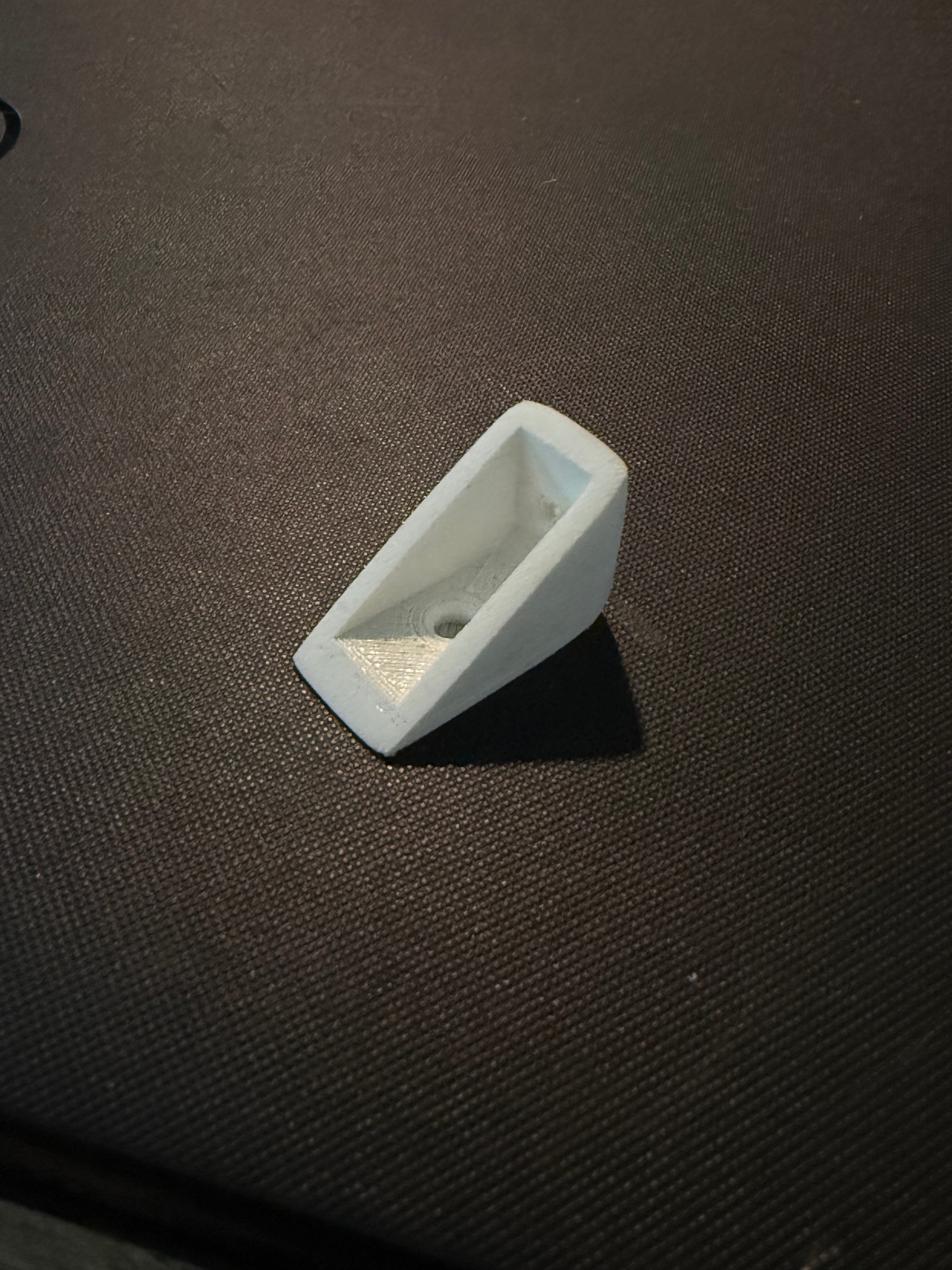 Universal L bracket